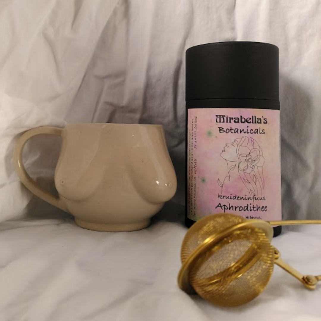 Tea & Mug - Laura Boob Mug (Bol.L Ceramics)
