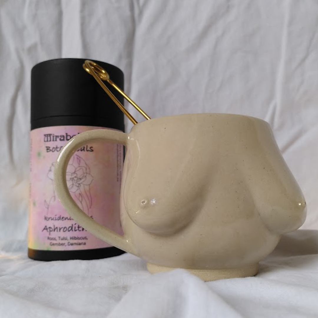 Tea & Mug - Laura Boob Mug (Bol.L Ceramics)
