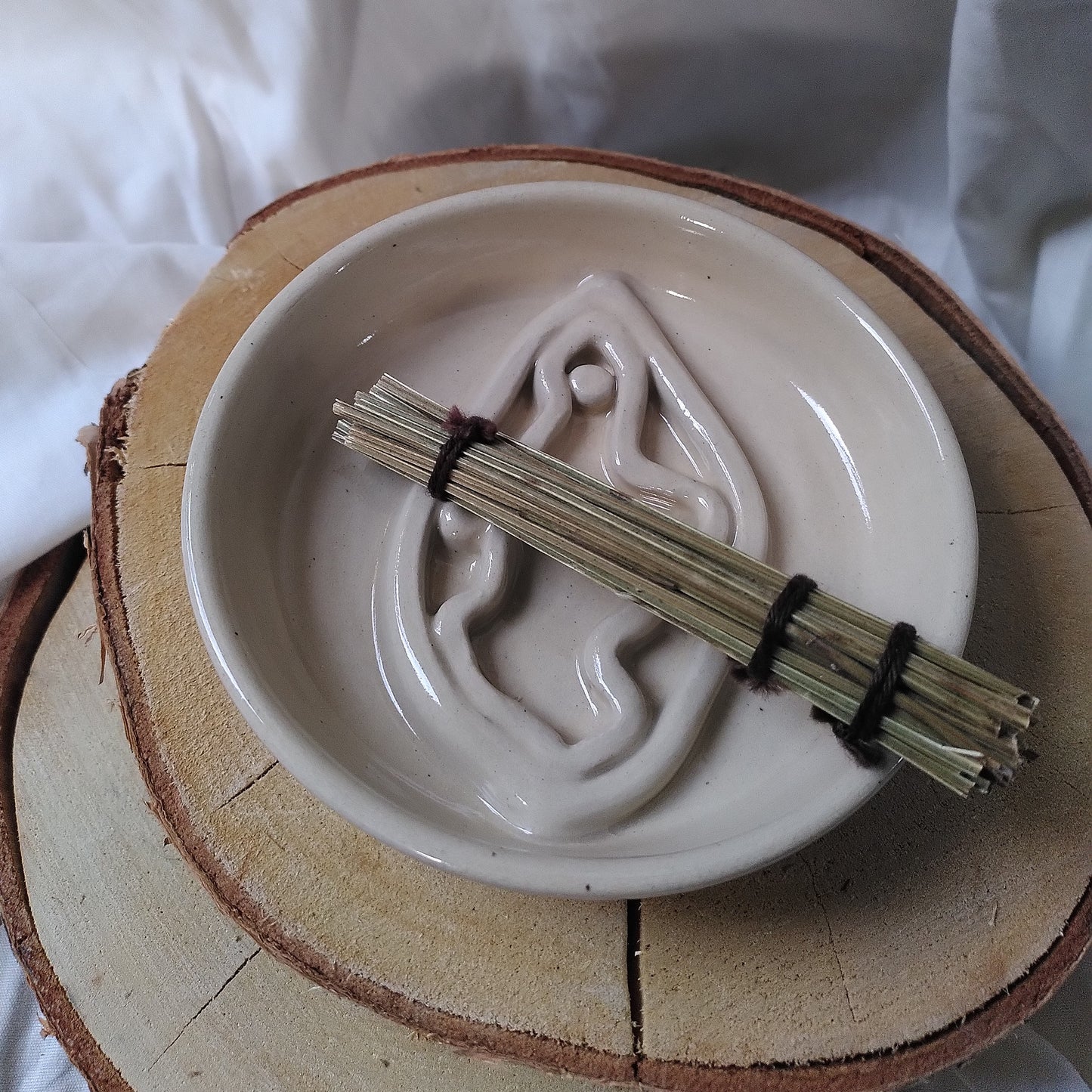 Vulva Bowl "Fanny" by Boll Ceramics