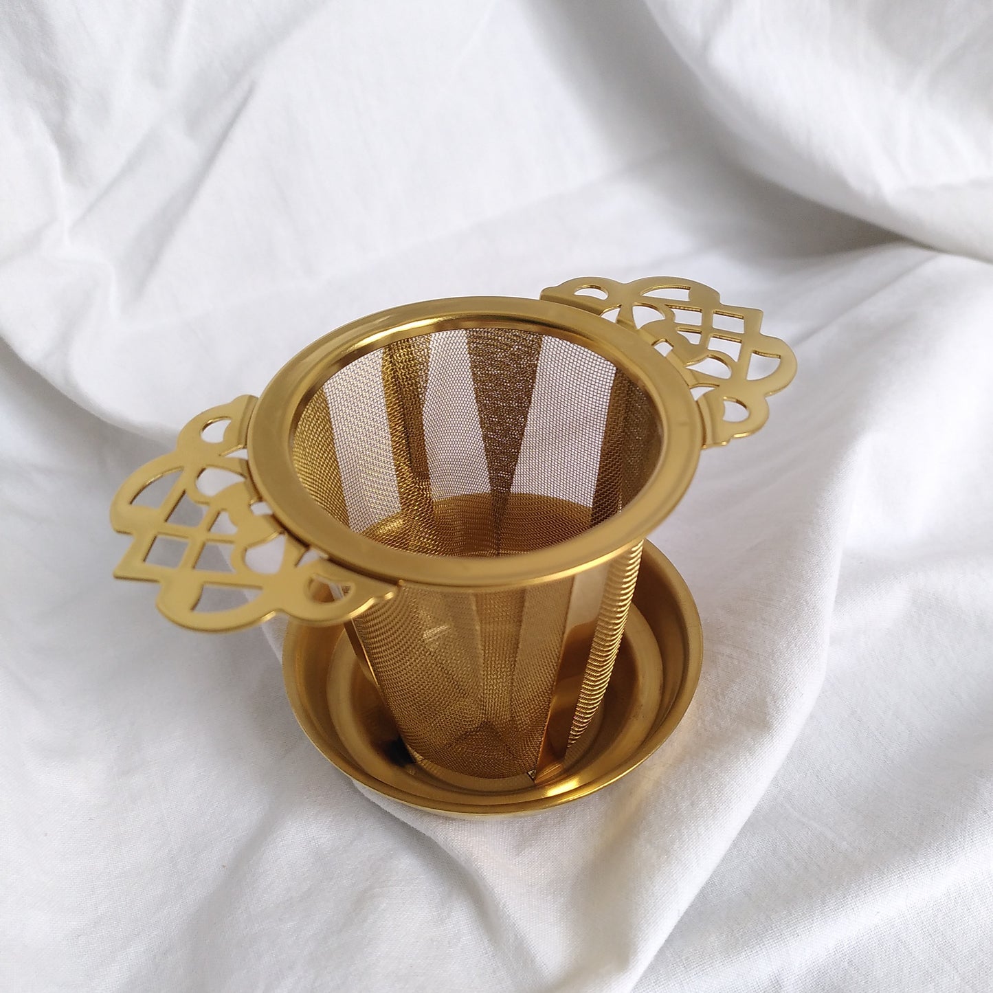 Tea strainer gold