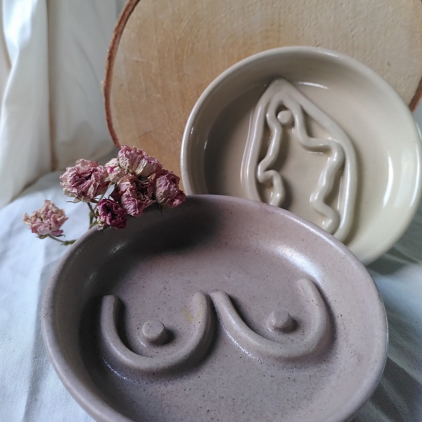 Vulva Bowl "Fanny" by Boll Ceramics