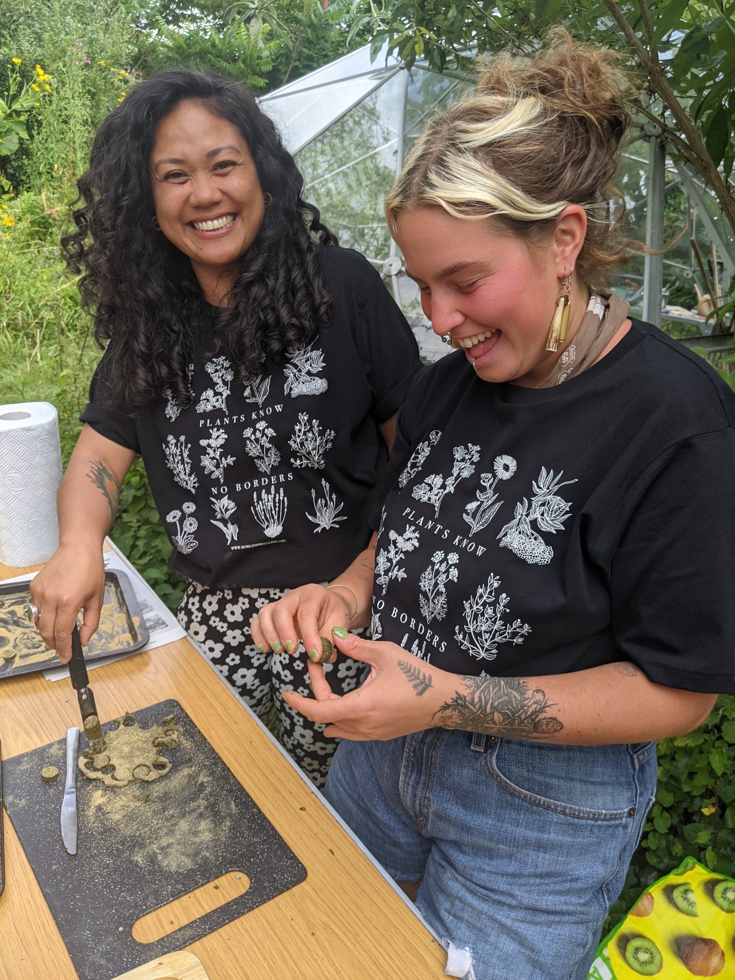 T-shirt - Plants Know No Borders - Fundraiser - Sliding Scale